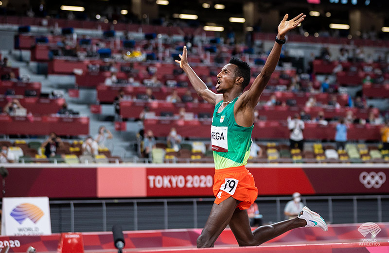 Ethiopia's Selemon Barega wins 10,000 metres final. 
