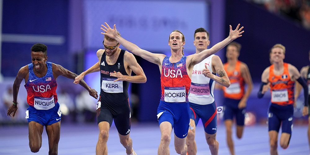 Epic 1500m finish from Cole Hocker in Stade de France. 