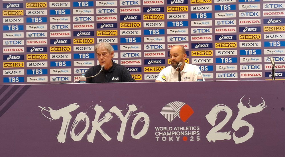 David Howman (left) talked to the media members.